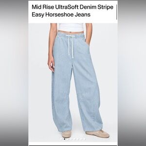 GAP Light Blue & White Striped Mid Rise UltraSoft Denim Easy Horseshoe Jeans